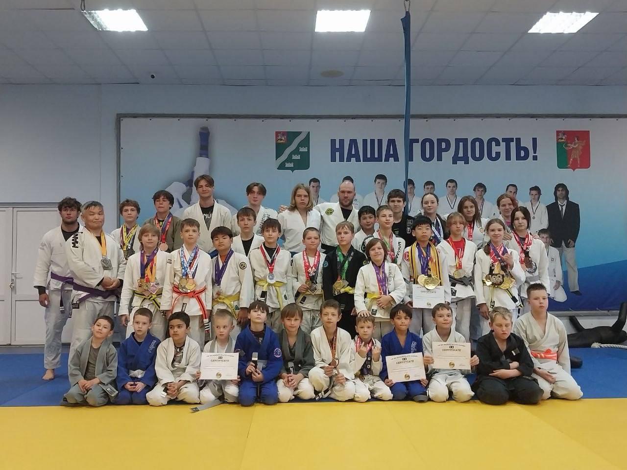 Наша гордость — команда секции с медалями